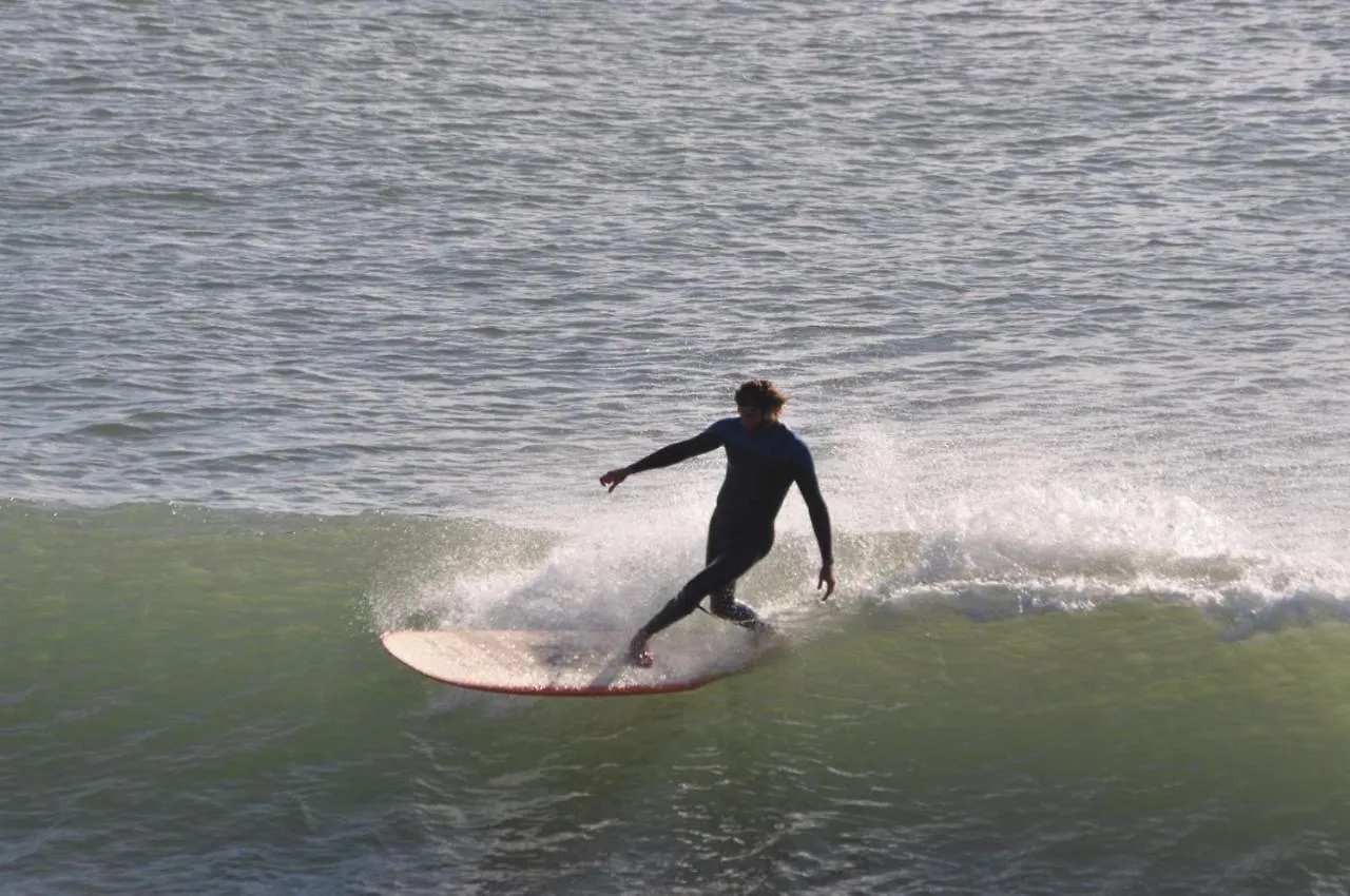 מלון אסאוירה Surfcamplagrotte